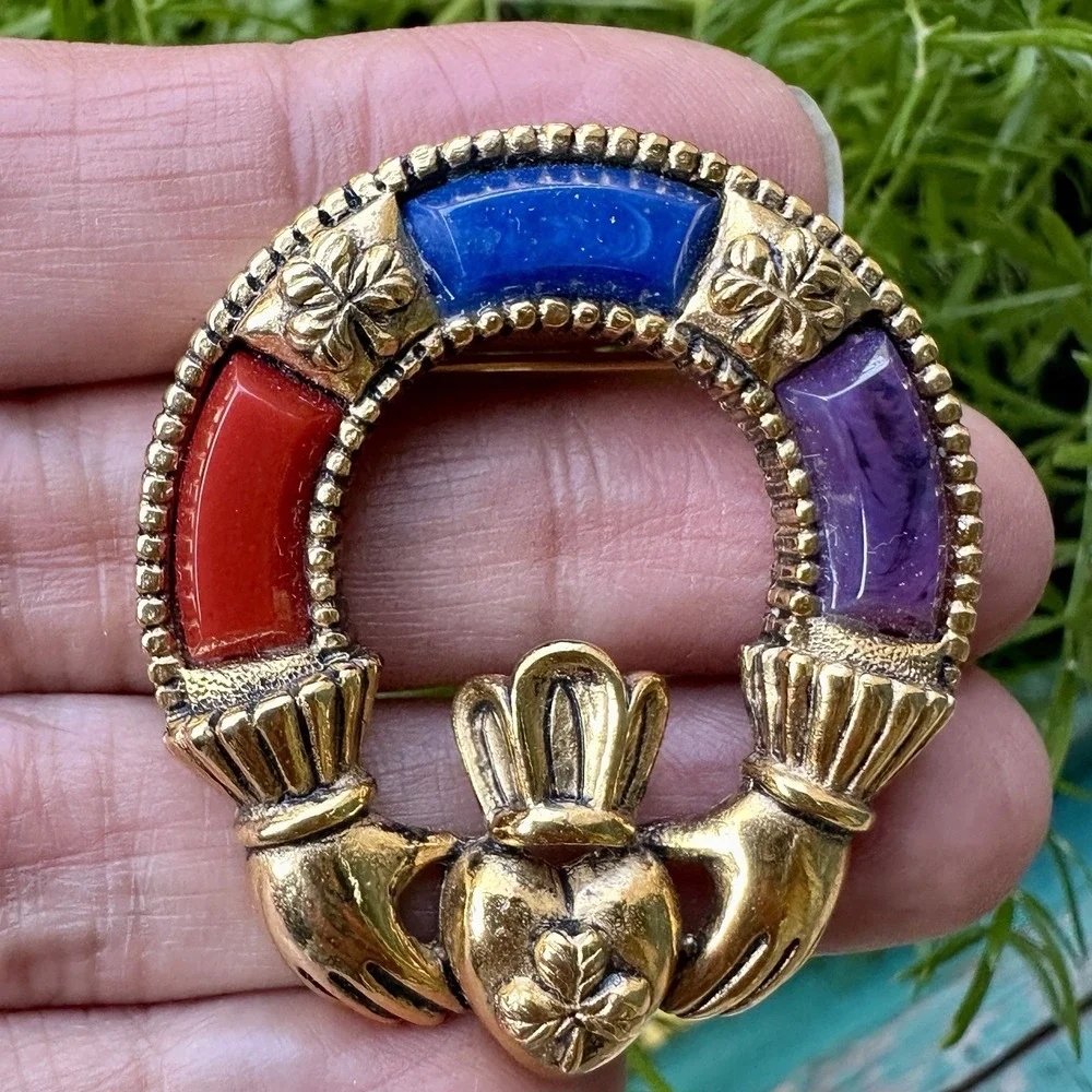 Sol D'or Celtic Claddagh Ireland Brooch Pin 1 5/8 Inch Multi Acrylic Gold‎ Tone